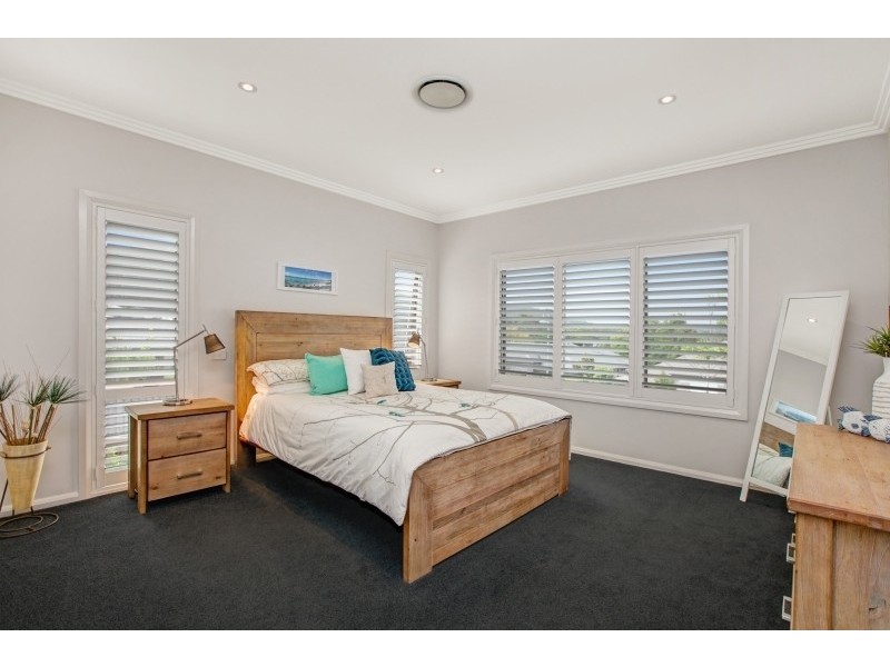 16 Figtree Bay Dr, Kincumber NSW 2251