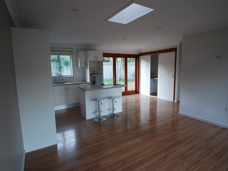 6  Gurrigal St, Kincumber NSW 2251