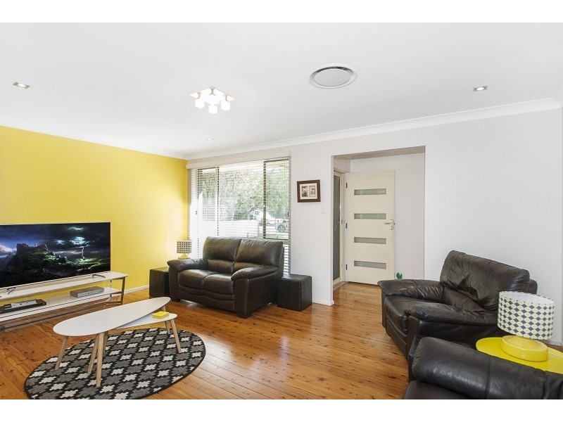 11 Samantha Cres, Kincumber NSW 2251