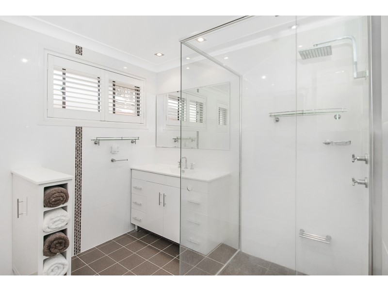 11 Samantha Cres, Kincumber NSW 2251