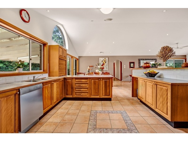 416 Avoca Dr, Green Point NSW 2251