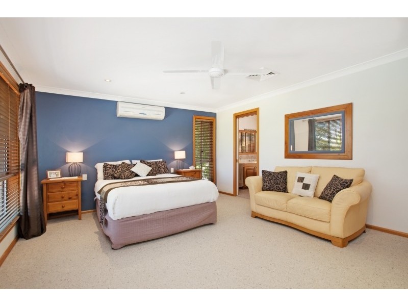 416 Avoca Dr, Green Point NSW 2251