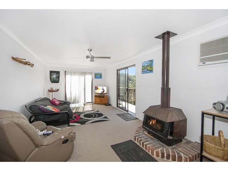 6 Rubie Cres, East Gosford NSW 2250