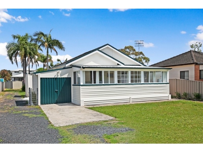 16 Restella Ave, Davistown NSW 2251