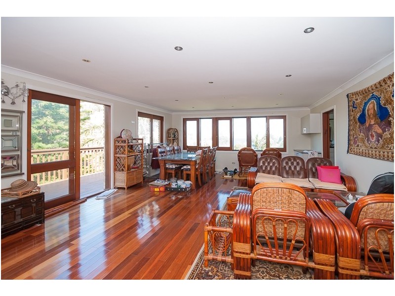 19 Henrys Road, Forresters Beach NSW 2260