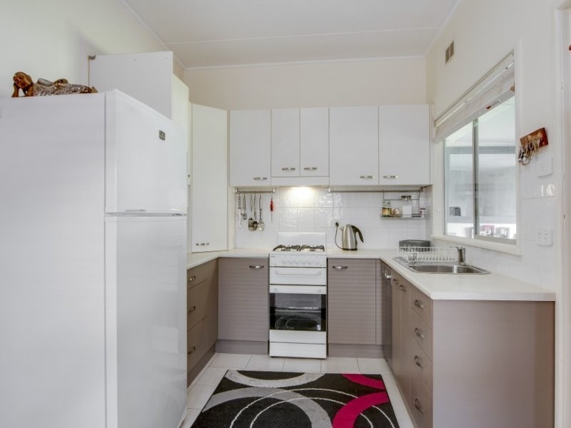 42 Tasman Avenue, Killarney Vale NSW 2261