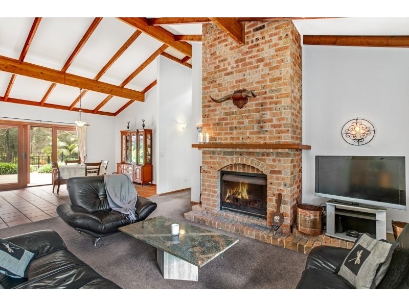 15 Pomona Rd, Empire Bay NSW 2257