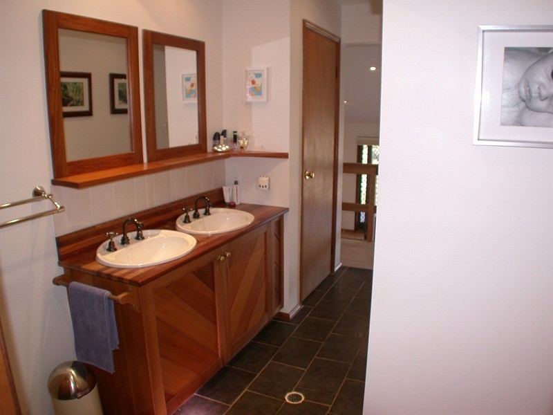Bateau Bay NSW 2261