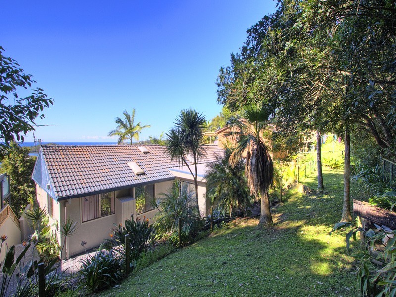 35 Coreen Drive, Wamberal NSW 2260