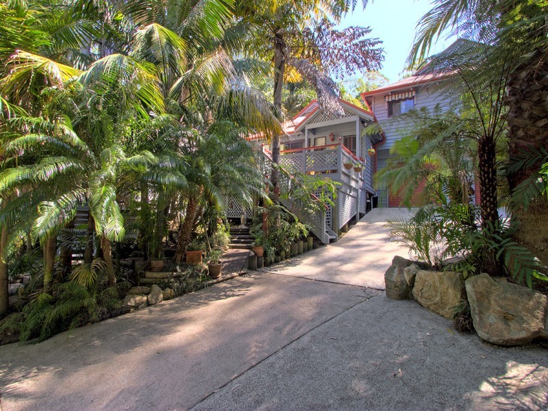 13 Hibiscus Avenue, North Avoca NSW 2260