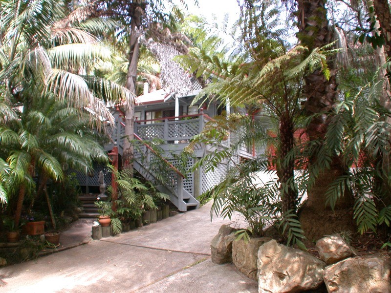 13 Hibiscus Avenue, North Avoca NSW 2260