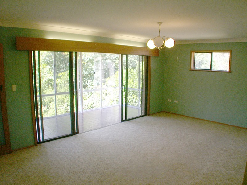 32 Bradleys Road, North Avoca NSW 2260