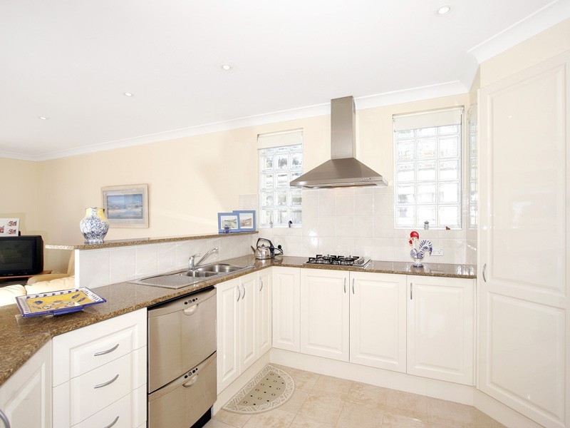 2/9 Hillcrest Street, Terrigal NSW 2260