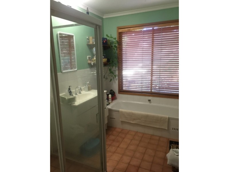 11 Roland Close, Terrigal NSW 2260