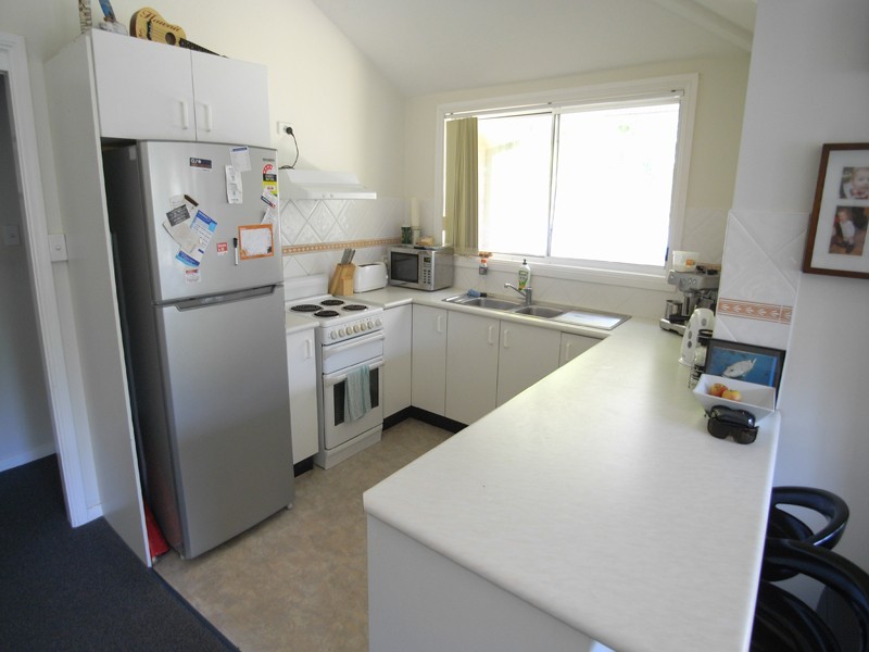 2/28 Lake Shore Drive, North Avoca NSW 2260