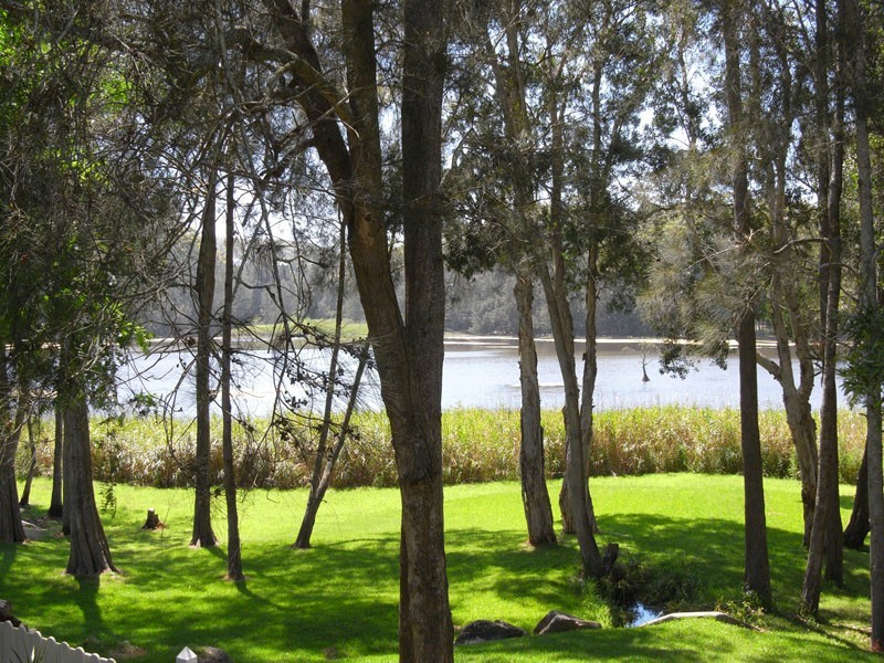 2/28 Lake Shore Drive, North Avoca NSW 2260