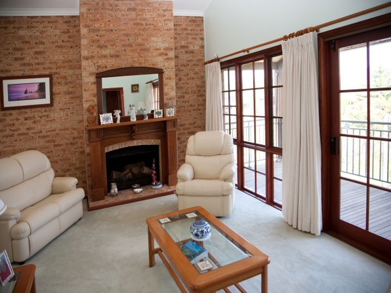 28 Boos Road, Forresters Beach NSW 2260