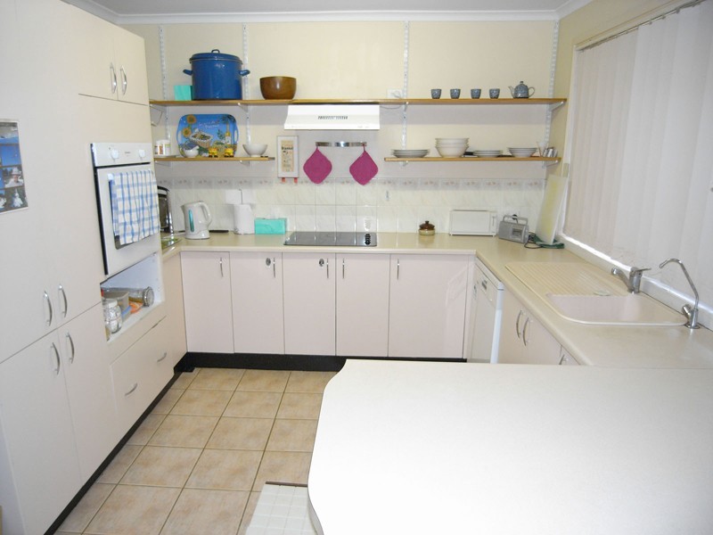 3 Day Dawn Pl, Erina NSW 2250
