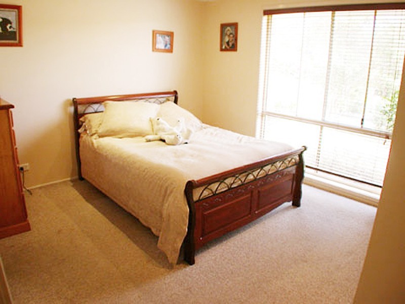 3 Day Dawn Pl, Erina NSW 2250