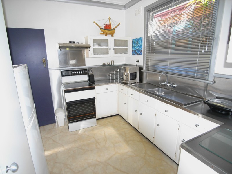 54 George St, East Gosford NSW 2250