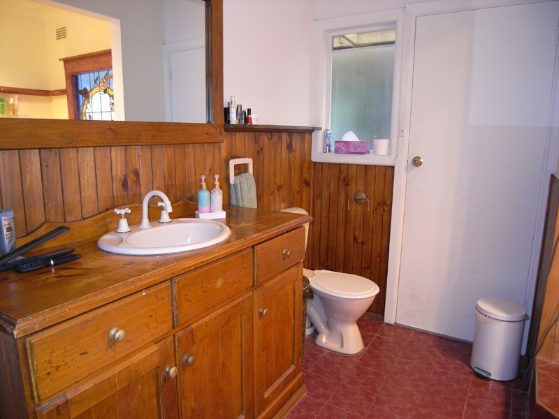 51 Old Gosford Rd, Wamberal NSW 2260