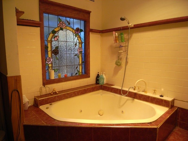51 Old Gosford Rd, Wamberal NSW 2260
