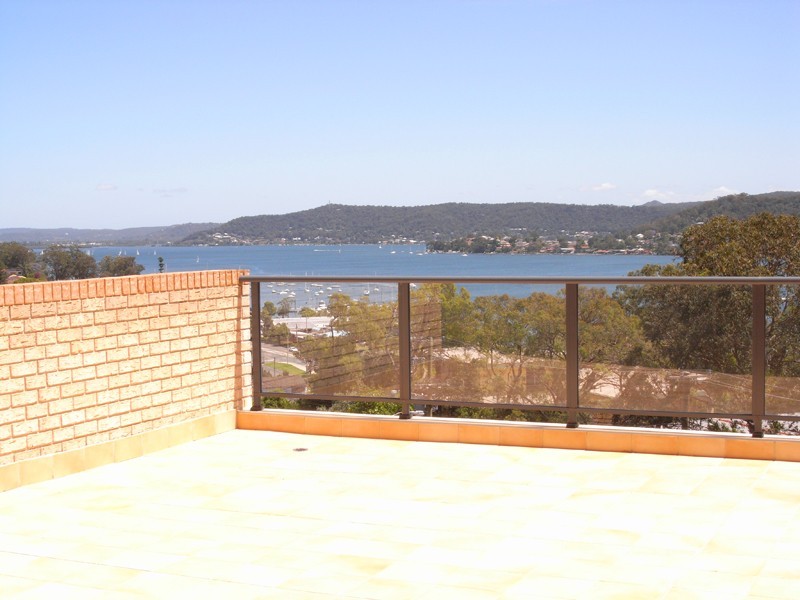 40/92 John Whiteway Dr, Gosford NSW 2250