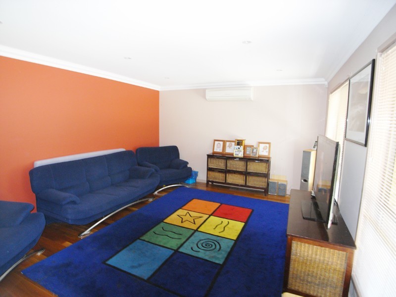 37 Joan St, Forresters Beach NSW 2260