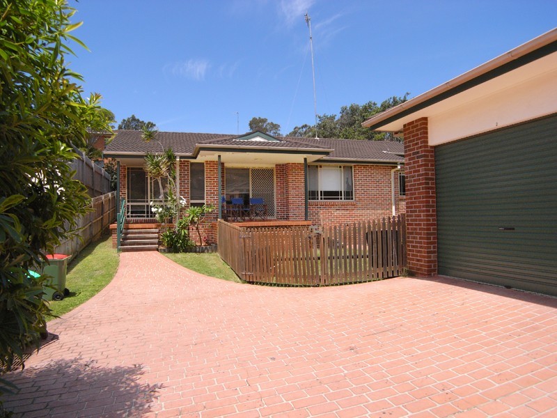 2/18 Barrington Rd, Terrigal NSW 2260