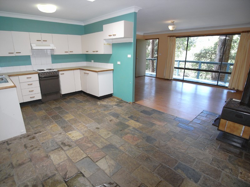 4 Harcourt Pl, North Avoca NSW 2260