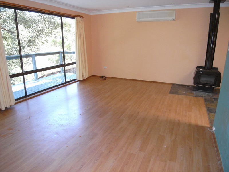 4 Harcourt Pl, North Avoca NSW 2260