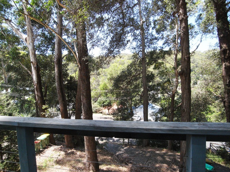 4 Harcourt Pl, North Avoca NSW 2260