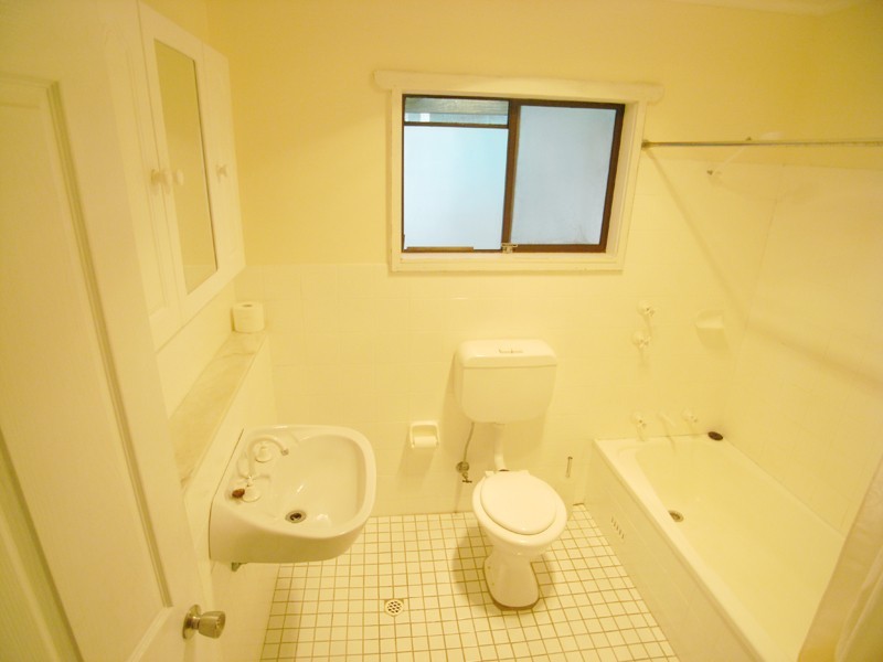 3 Hillcrest Rd, Empire Bay NSW 2257