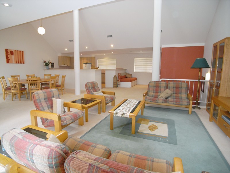 2/1 Hillcrest St, Terrigal NSW 2260
