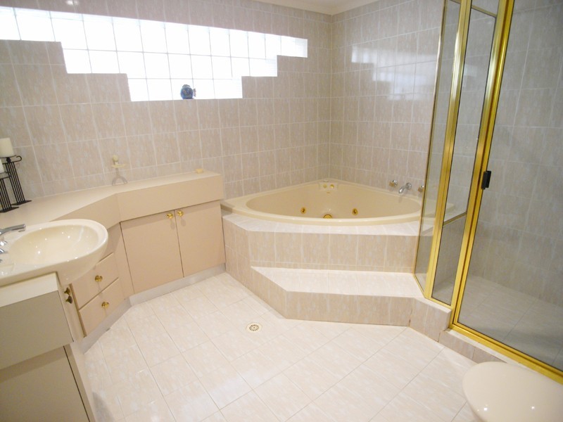 2/1 Hillcrest St, Terrigal NSW 2260