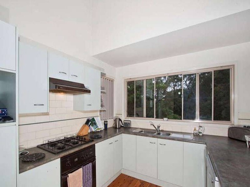 23 Thames Dr, Erina NSW 2250