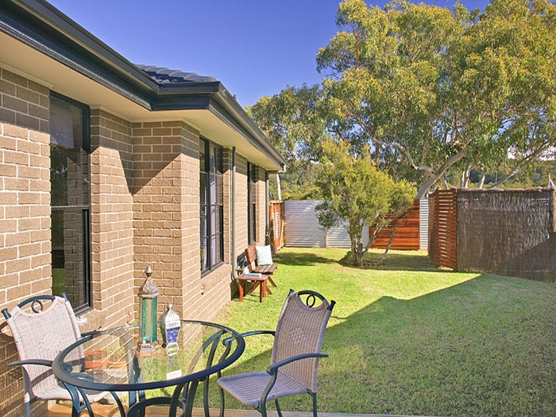 56 Sir Joseph Banks Dr, Bateau Bay NSW 2261