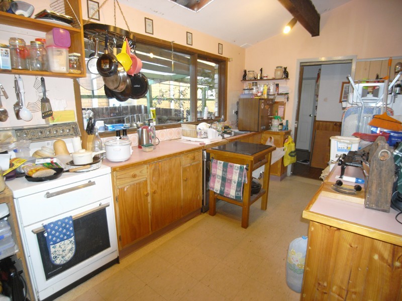 10 Larbonya Avenue, Wyoming NSW 2250