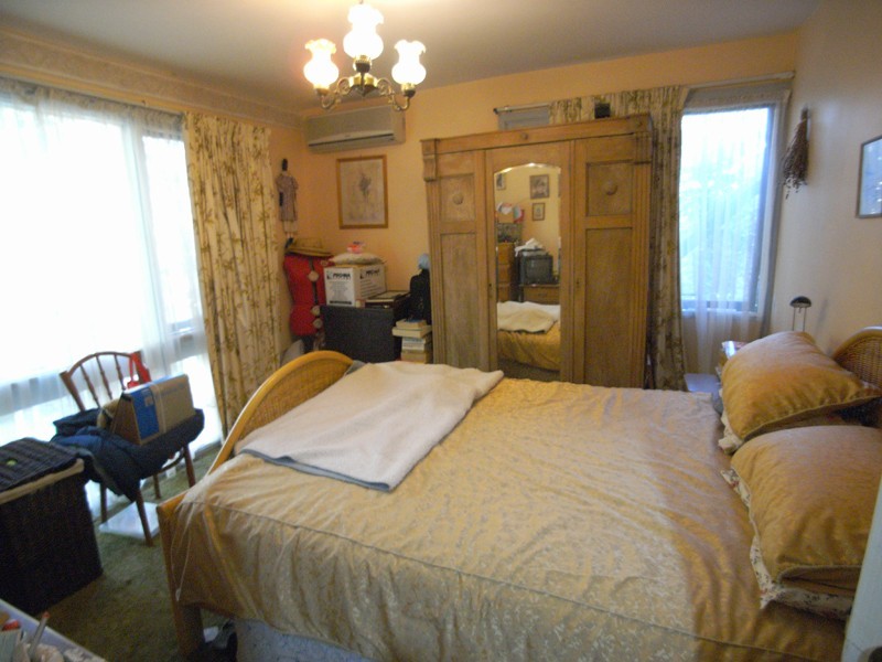 10 Larbonya Avenue, Wyoming NSW 2250