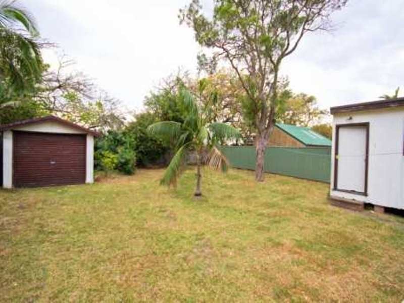 951 The Entrance Rd, Forresters Beach NSW 2260