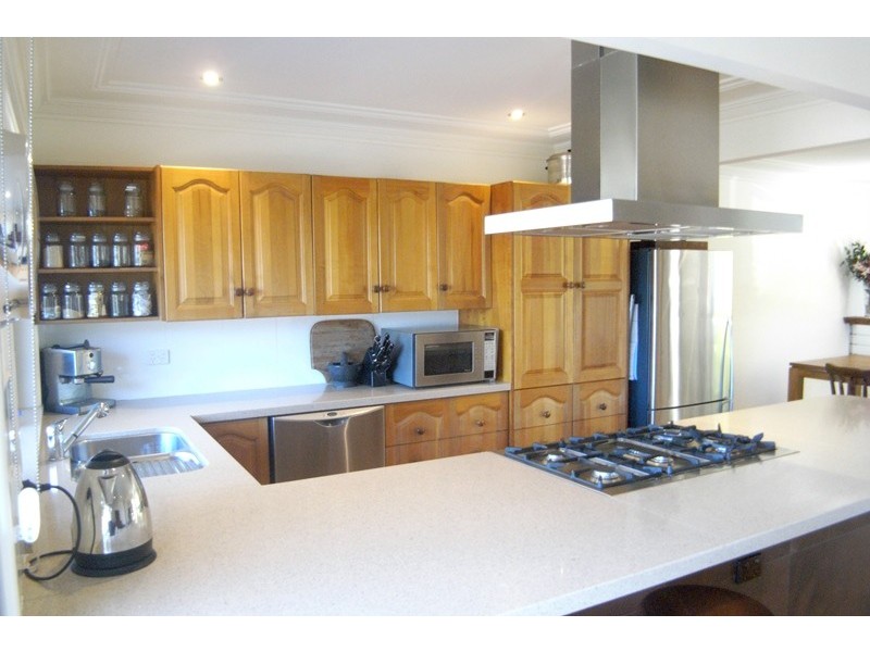 8 Coreen Dr, Wamberal NSW 2260