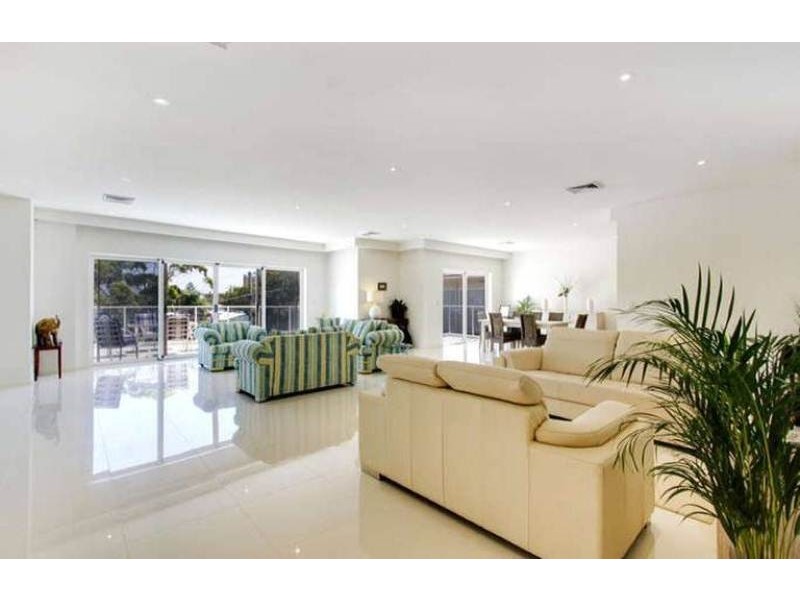 4/20 Maroomba Rd, Terrigal NSW 2260