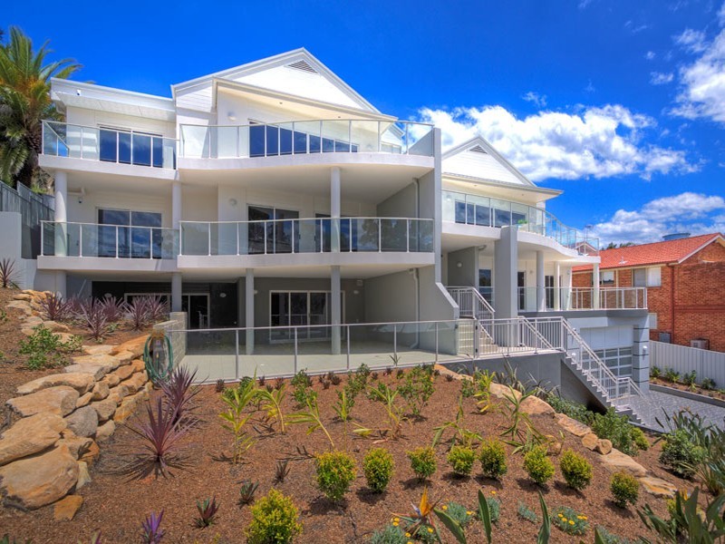2/20 Maroomba Road, Terrigal NSW 2260