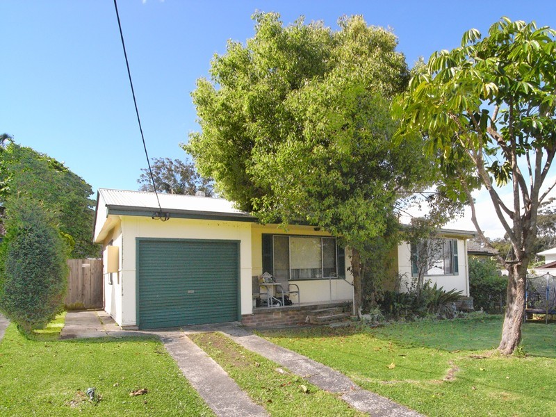 27 Raymond Tce, Terrigal NSW 2260