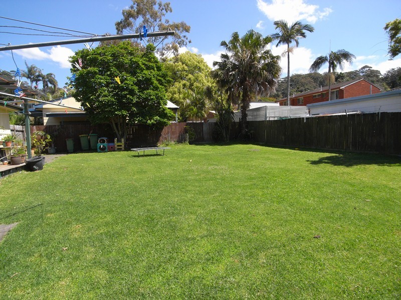27 Raymond Tce, Terrigal NSW 2260
