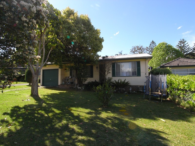 27 Raymond Tce, Terrigal NSW 2260