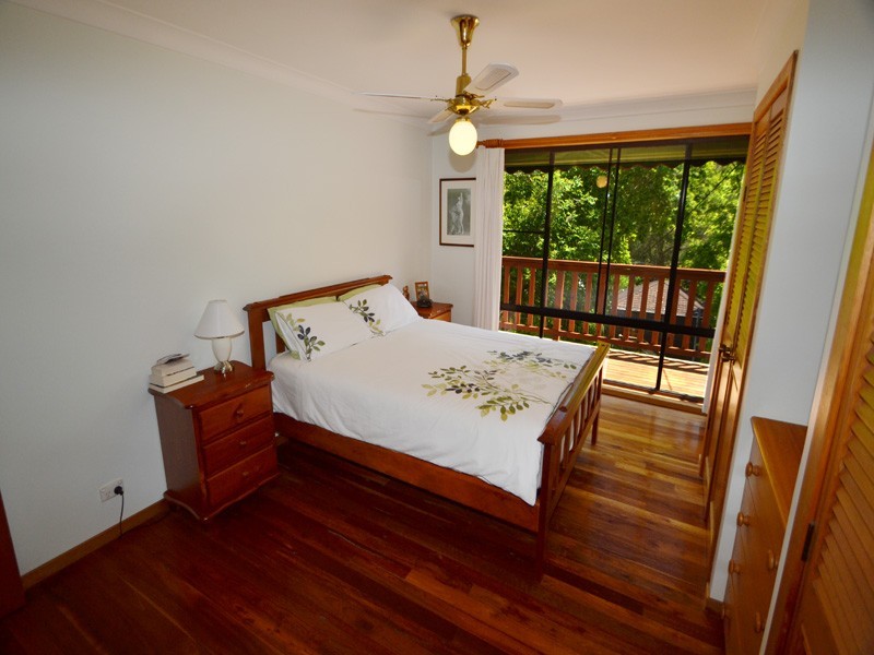 113 Lake Shore Dr, North Avoca NSW 2260