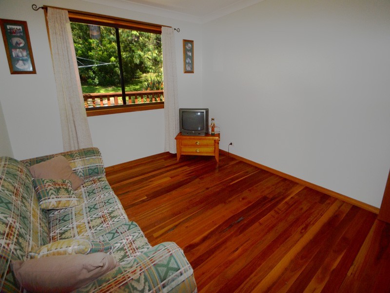 113 Lake Shore Dr, North Avoca NSW 2260