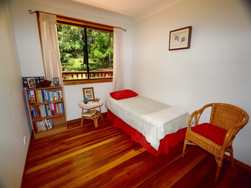 113 Lake Shore Dr, North Avoca NSW 2260