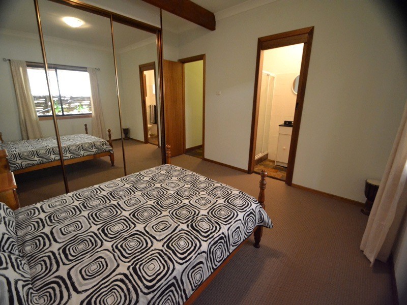 113 Lake Shore Dr, North Avoca NSW 2260